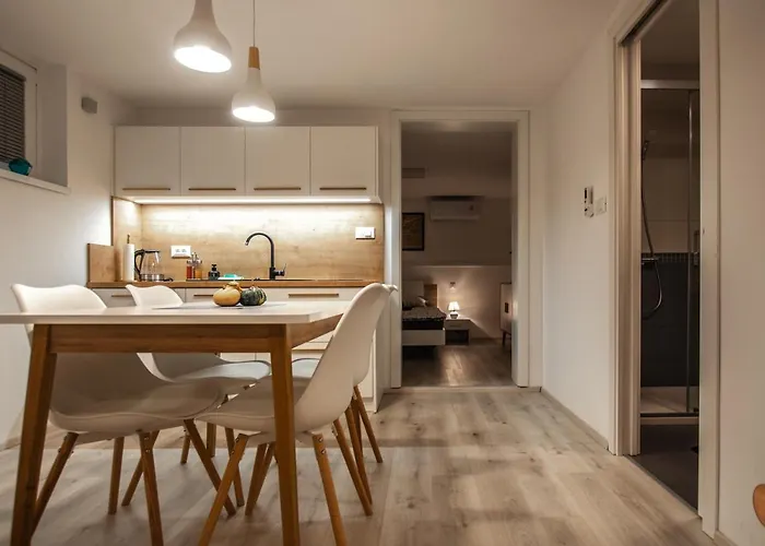 דירה Cozy Little